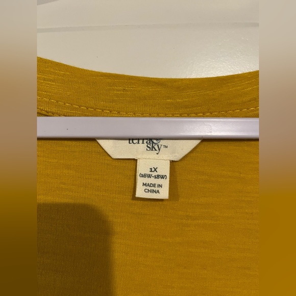 ❌SOLD❌Terra & Sky Peplum Top - NWT - Picture 3 of 3